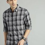 Roadster The Lifestyle Co Men Black & Grey Regular Fit Checked Casual Shirt