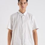 Men Relaxed Fit Vertical Striped Spread Collar Pure Cotton Casual Shirt